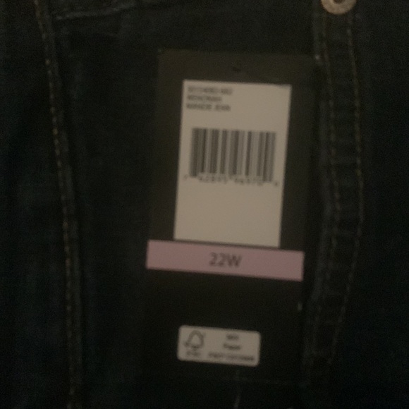 (1705) Bandolino Women's Petite Mandie Signature Fit High Rise Straight Jean - Picture 6 of 6